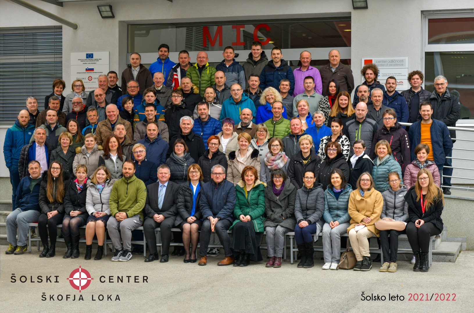Skupinska fotografija zaposlenih na ŠC Škofja Loka Skupinska fotografija zaposlenih na ŠC Škofja Loka