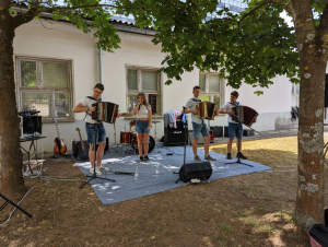 glasbeniki_festival_vajenistva_gzs_n16